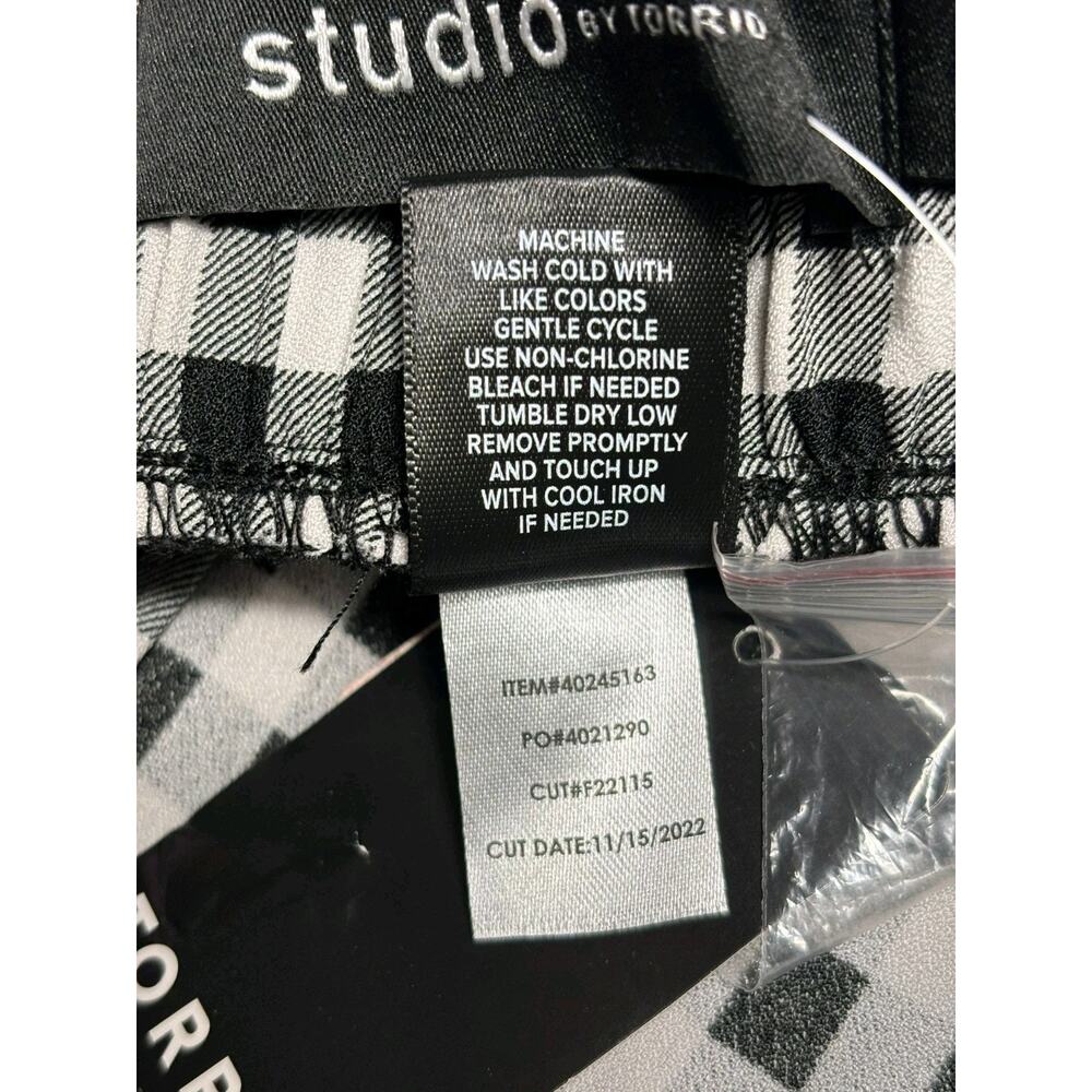 Studio by Torrid Retro Gingham Bombshell Skinny Taper Stretch Crepe Pants 20 NEW - Picture 4 of 8